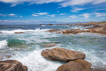 Quiberon半岛西侧的支撑海洋海岸线岩石海浪海岸悬崖海滩图片