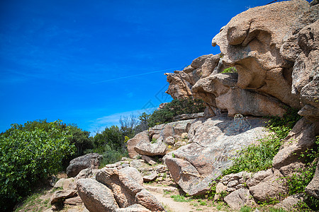 Corsica 陆地景观爬坡山脉途径峡谷绿色蓝色岩石天空旅行踪迹图片