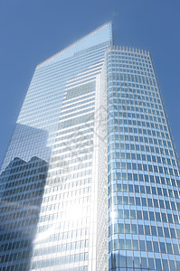 玻璃和钢铁摩天大楼图片