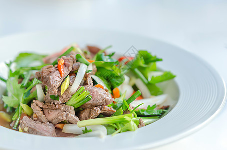 辣烤牛肉沙拉香料猪肉食物牛肉叶子文化草药服务烧烤辣椒图片