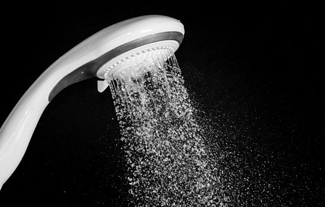 现代淋浴头 自来水隔离在黑色背面工具浴室运动喷头家庭火花洗涤水滴温泉沐浴图片