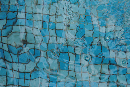池水正方形蓝色背景背景图片