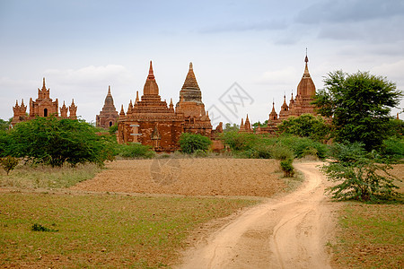 缅甸旧巴甘古老寺庙的景观图日落文化崇拜遗产风景薄雾地标旅行旅游历史图片