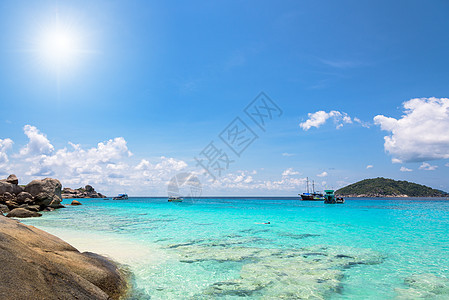 泰国的Koh Miang美丽海滩海洋旅游游泳海景阳光太阳蓝色假期呼吸管热带图片