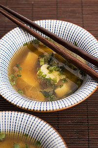 日本面汤午餐烹饪竹子美食洋葱饮食杯子早餐食物盘子图片