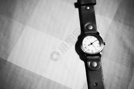 经典的黑白色彩风格宏观石英环境手镯乐队手表编号礼物时间手腕图片