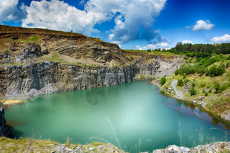 罗马尼亚布拉索夫县拉科斯的埃梅拉尔德湖绿色吸引力蓝色火山旅游石头地质学矿物图片