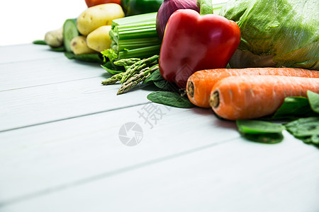 餐桌上蔬菜系列厨房烹饪饮食菠菜水果阴影胡椒黄瓜土豆木头图片
