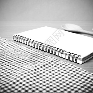 黑白斑马黑白颜色音调风格和厨房工具笔记本食物卡片白色棕色美食烹饪菜单桌布木头日历背景