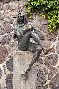 传奇人物德国Mlln的喷泉雕塑塑料遗产吸引力乐趣细绳幸福人物传奇傻子背景