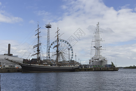 舰船和Ferris轮轮图片
