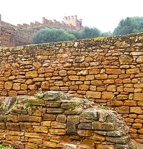 在摩洛哥非洲 罗马古老的 恶化的纪念碑a大理石砖块石头帝国历史废墟场地寺庙考古学旅行图片
