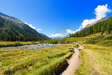 阿达梅洛布伦塔国家公园  意大利山脊旅行踪迹山脉蓝色高山远足树木松树公园图片