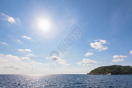 泰国夏季的蓝天和海阳光旅游风景反射太阳蓝色海景景点晴天支撑图片