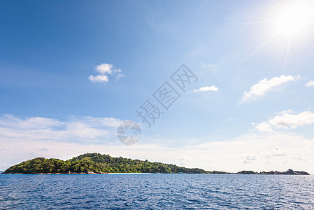 泰国高山米江的蓝天和海阳光海浪环境旅游海洋蓝色支撑海景海岸晴天图片