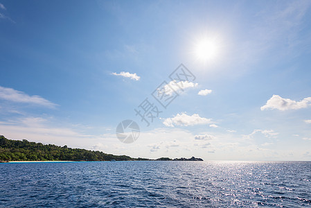 泰国夏季的蓝天和海阳光风景支撑热带地平线旅游海洋景点蓝色环境图片