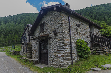 石头房子 山中的传统高山村庄天空历史村庄地标建筑物蓝色城市风景假期旅行图片