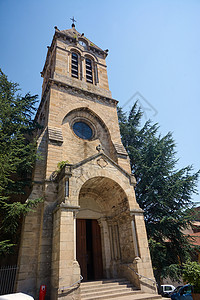 教堂的塔楼和入口图片