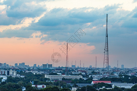 下曼谷日落红色地平线蓝色天空地标市中心建筑太阳风景中心图片