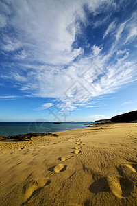在西班牙兰萨罗特海岸线和夏季的脚步图片