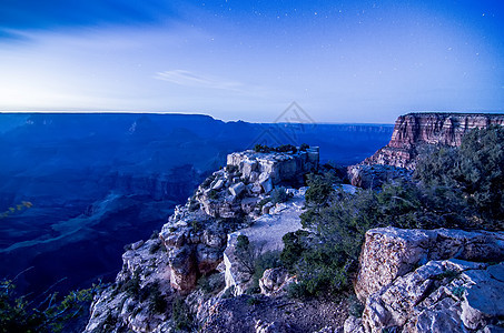 月亮和星光下的巨峡谷公园星星国家天空月光地质学风景地形岩石编队图片