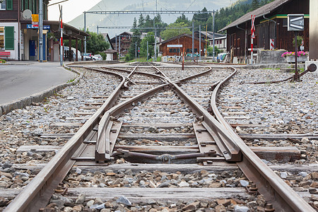 伦克 瑞士-7 月 13 日 瑞士伦克的火车站图片