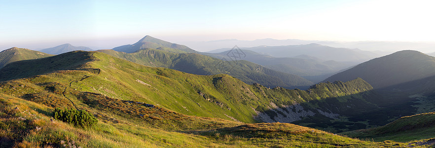 山边喀尔巴阡山 乌克兰天空野生动物旅行生态阳光森林天堂树木场景季节图片