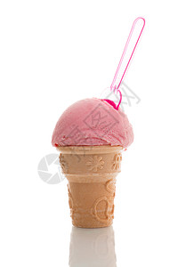 蛋卷饼中芭蕾草莓冰淇淋奶油冰球冰淇淋勺牛奶冰块勺子部分图片