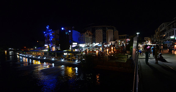 德里姆斯特鲁加河 奥赫里德湖 马西多尼亚城市水面酒店灯光倒影夜景反射社论图片