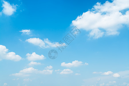 蓝光夏月天空云层场景空气水平蓝色浅蓝色晴天敬畏天气蓝天图片