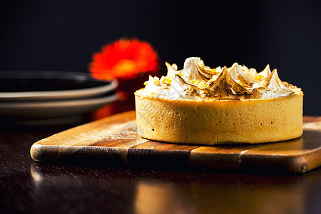 柠檬梅面饼馅饼盘子美食烹饪木板奶油糕点蛋糕甜点鞭打图片