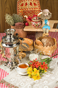俄罗斯传统Syle的死活熟食蔬菜洋葱午餐美食面包沙拉盘子香肠谷物图片