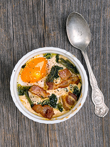 熟烤鸡蛋食物膳食熏肉食谱蛋黄盆栽菠菜背景图片