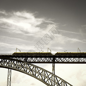 桥单轨车站技术交通乘客调色城市正方形天空电车图片
