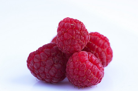 精选的新鲜采到的熟熟红草莓饮食水果李子烹饪美食收成植物生物义者食物背景图片