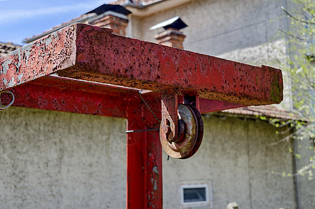 抽取井机制金属池白色院子金属红色农村背景图片