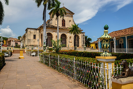 特立特立尼达和多巴哥街景路面建筑房子城市村庄殖民热带装饰品文化图片
