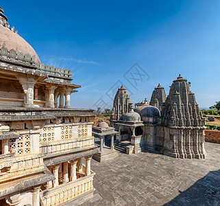 印度拉贾斯坦邦堡的Jain寺庙 亚洲建筑学建筑纪念碑王朝城堡文化天线旅行爬坡地标图片