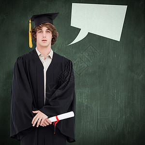 身着研究生长袍的学生的综合形象男性演讲绿色沟通大学头发话框成就长发棕色图片