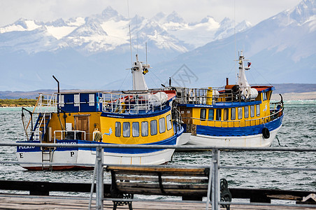 智利巴塔哥尼亚纳塔那塔莱斯港多彩船只图片