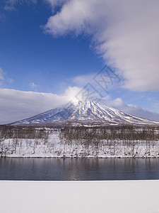 日本北海道约提山天空美丽国家首脑木头公园假期冻结虾夷旅行图片
