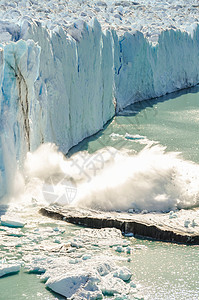 落冰 阿根廷佩里托莫雷诺冰川环境山脉地标旅行风景游客假期荒野公园吸引力图片