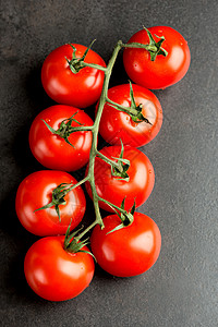 天黑时的番茄桌子食物蔬菜营养绿色红色沙拉烹饪图片