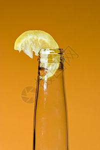 瓶装加柠檬图片