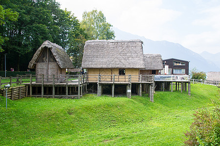 古石化沙堆居住房子茅草木头小屋住宅新石器建筑学考古学石器博物馆图片