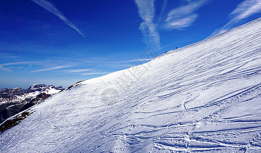 蒂特利斯雪雪山刮擦滑雪图片