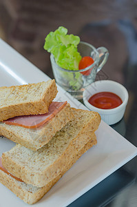 烤面包三明治食物小吃盘子火腿棕色条纹面包午餐猪肉图片