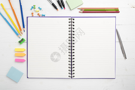 与办公室用品注在一起记事本学校笔记团体铅笔商业贴纸笔记本白色空白图片