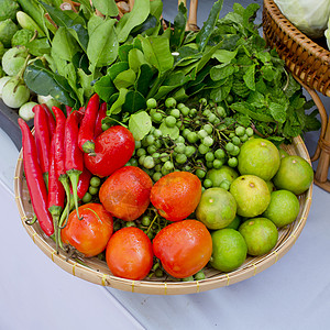 一种泰国菜 泰式厨房风格的泰国菜薄荷芹菜香菜饮食早餐菜花胡椒农作物秋葵沙拉图片