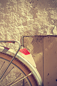 重生自行车轮式细节 古老的风格红色摄影绿色白色运动古董运输金属街道图片